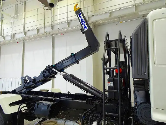 アームロール 新明和 CCA44-30 F701450251 キャブバックステップ付 作業灯1個|日野 レンジャー TKG-FD7JGAA(2WD)の写真27