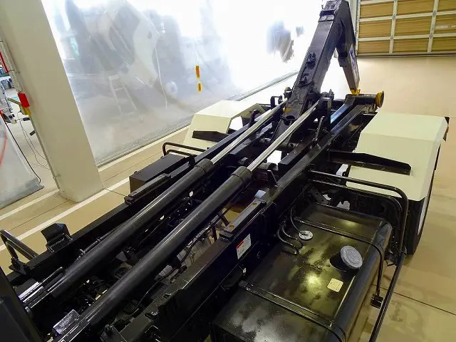 アームロール 新明和 CCA44-30 F701450251 キャブバックステップ付 作業灯1個|日野 レンジャー TKG-FD7JGAA(2WD)の写真32