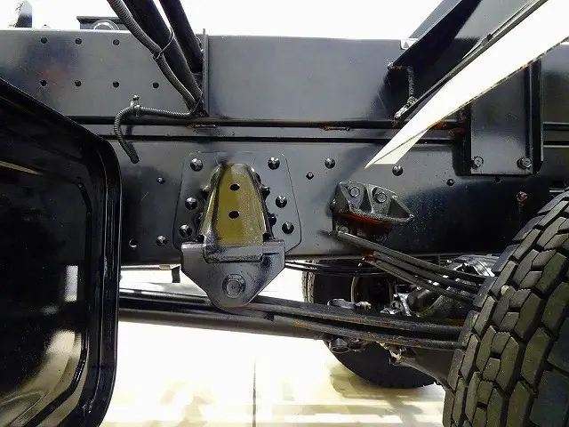 燃料タンク200L 右シャシ中央工具箱 シャーシは 錆止め/マフラー塗装 仕上げに力を入れています。|日野 レンジャー TKG-FD7JGAA(2WD)の写真40