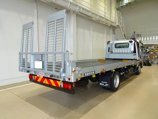 いすゞ エルフ 2RG-NPR88AN(2WD)の写真3