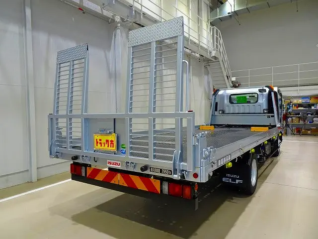 お問合せ管理No.J240 R5 エルフ 2.95t FFL ワイド超ロング キャリアカー(車載)|いすゞ エルフ 2RG-NPR88AN(2WD)の写真3
