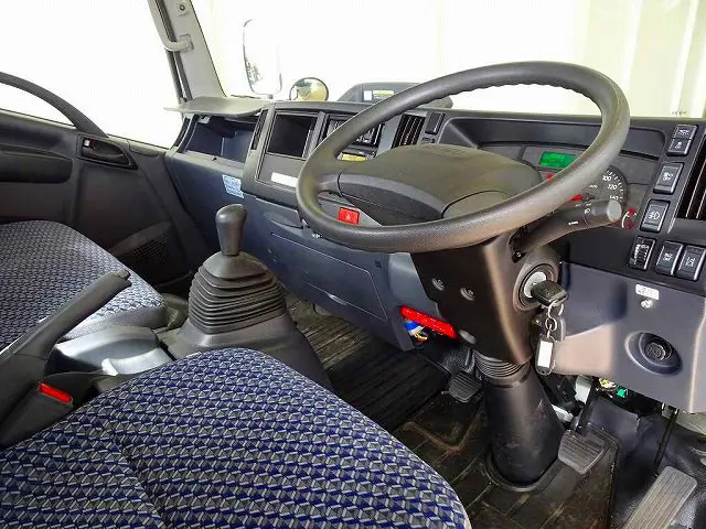 いすゞ エルフ 2RG-NPR88AN(2WD)の写真5
