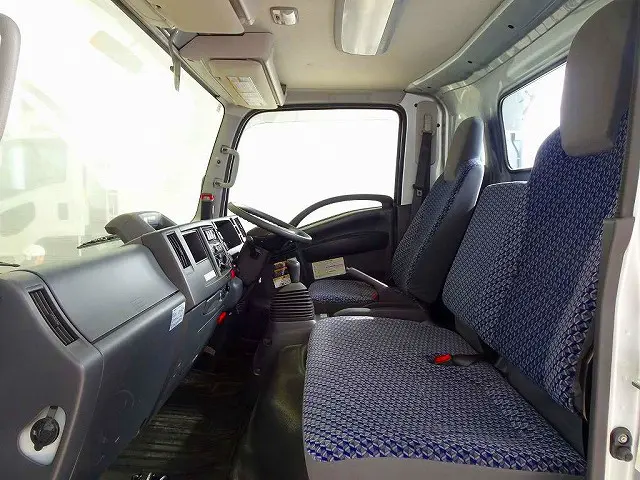 いすゞ エルフ 2RG-NPR88AN(2WD)の写真8