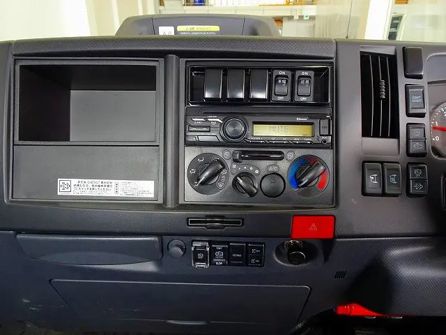 いすゞ エルフ 2RG-NPR88AN(2WD)の写真10