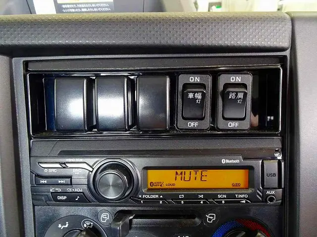 いすゞ エルフ 2RG-NPR88AN(2WD)の写真11