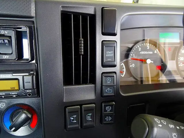 いすゞ エルフ 2RG-NPR88AN(2WD)の写真13