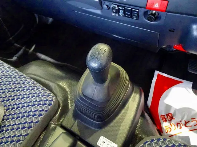フロア6MT|いすゞ エルフ 2RG-NPR88AN(2WD)の写真13