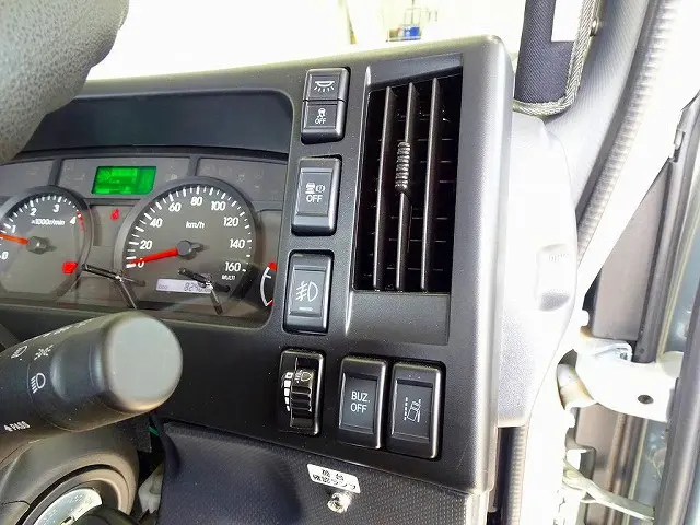 いすゞ エルフ 2RG-NPR88AN(2WD)の写真17