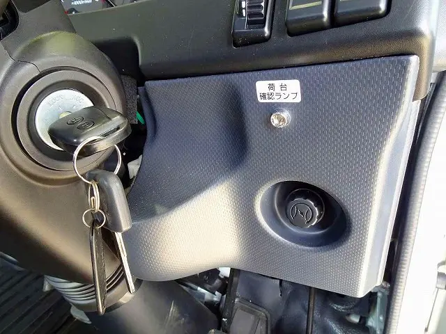 いすゞ エルフ 2RG-NPR88AN(2WD)の写真18