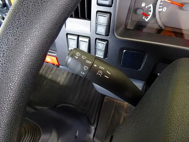 いすゞ エルフ 2RG-NPR88AN(2WD)の写真19