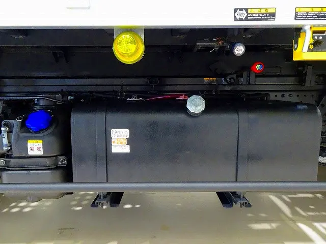 アドブルー 燃料タンク100L|いすゞ エルフ 2RG-NPR88AN(2WD)の写真46