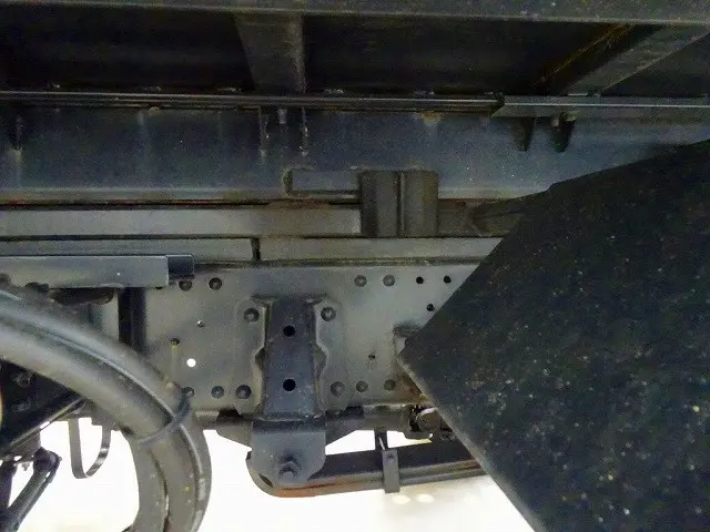 いすゞ エルフ 2RG-NPR88AN(2WD)の写真49