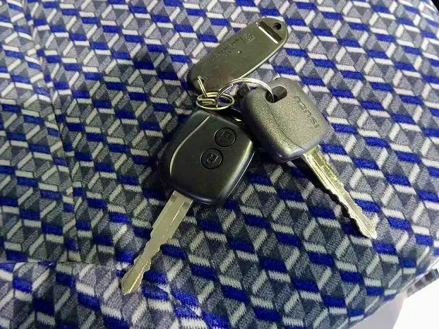 いすゞ エルフ 2RG-NPR88AN(2WD)の写真49