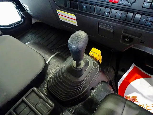 フロア6MT|いすゞ フォワード 2RG-FRR90S4(2WD)の写真16