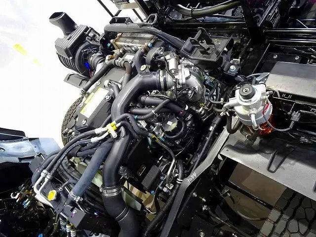 エンジンルーム|いすゞ フォワード 2RG-FRR90S4(2WD)の写真36