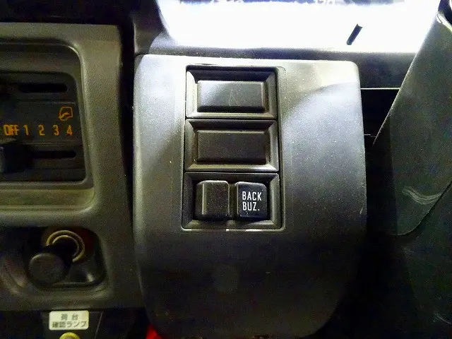 いすゞ エルフ KRーNKR81LV(2WD)の写真12
