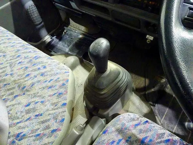 いすゞ エルフ KRーNKR81LV(2WD)の写真14