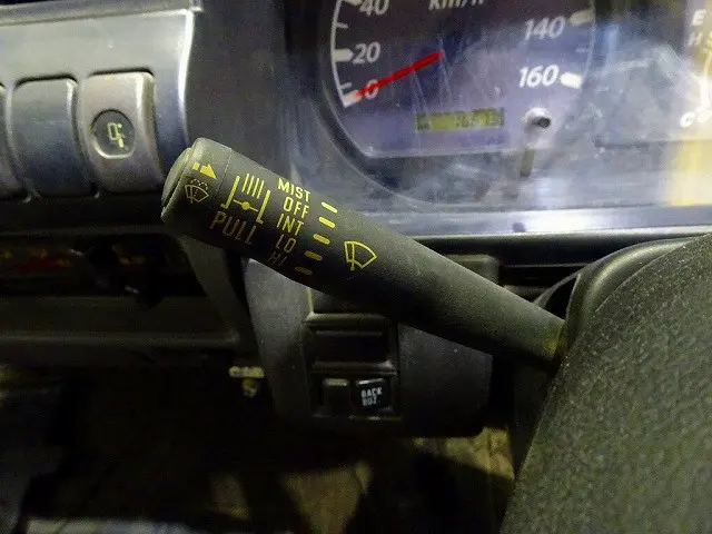 いすゞ エルフ KRーNKR81LV(2WD)の写真18