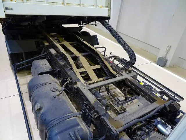 いすゞ エルフ KRーNKR81LV(2WD)の写真32