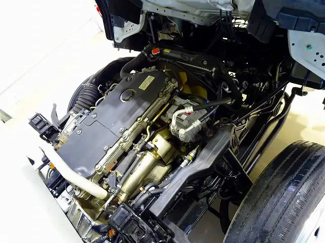 エンジンルーム|いすゞ エルフ KRーNKR81LV(2WD)の写真35