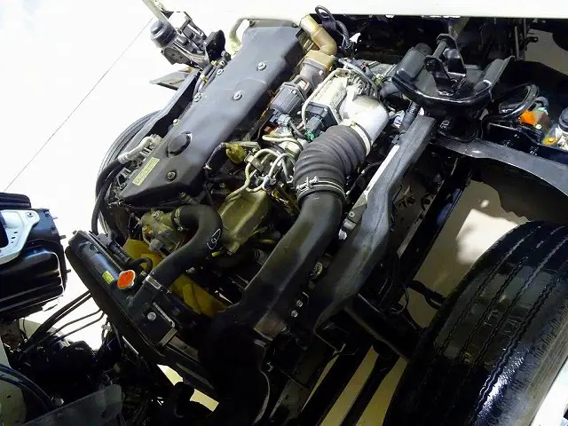 エンジンルーム|いすゞ エルフ KRーNKR81LV(2WD)の写真36