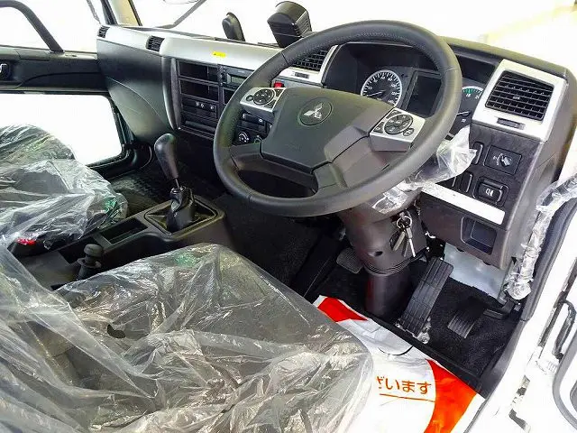 AAC　PS　PW　SRS　ABS　キーレス　左電格ミラー　AM/FM　バックモニター　アドブルー　排気ブレーキ　EZGO　車線逸脱警報装置　衝突被害軽減ブレーキ　フォグランプ　室内LED灯/カーテン|三菱 ファイター 2KG-FK72F(2WD)の写真5