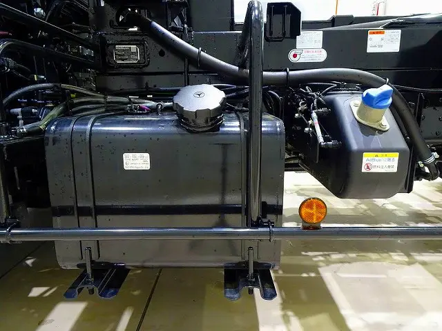 燃料タンク100L　アドブルー　左シャシ中央工具箱|三菱 ファイター 2KG-FK72F(2WD)の写真38
