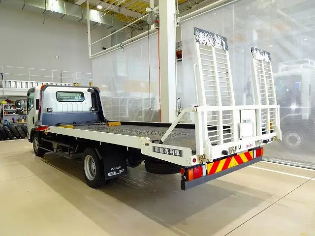 いすゞ エルフ 2RG-NPR88AN(2WD)の写真4