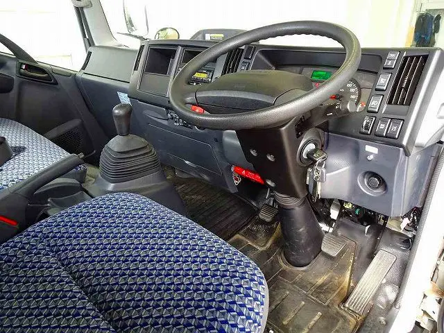 いすゞ エルフ 2RG-NPR88AN(2WD)の写真5