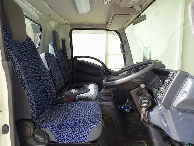 いすゞ エルフ 2RG-NPR88AN(2WD)の写真6