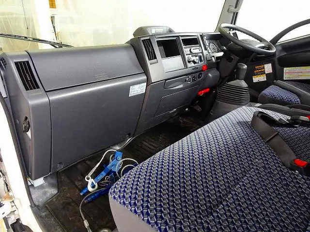 いすゞ エルフ 2RG-NPR88AN(2WD)の写真7