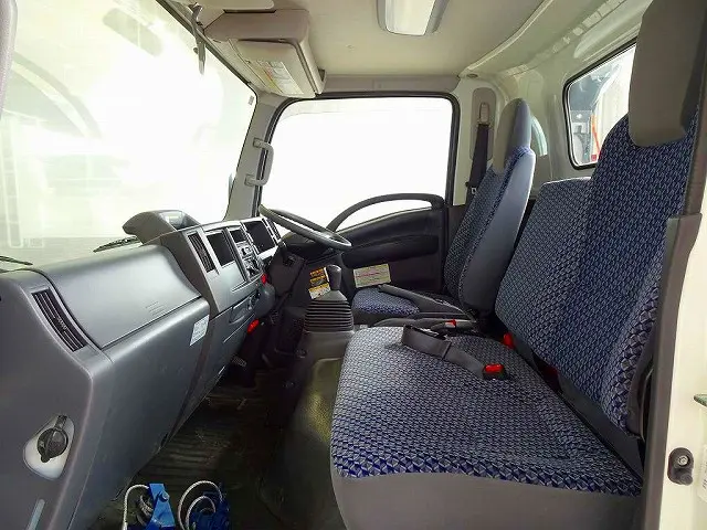 いすゞ エルフ 2RG-NPR88AN(2WD)の写真8