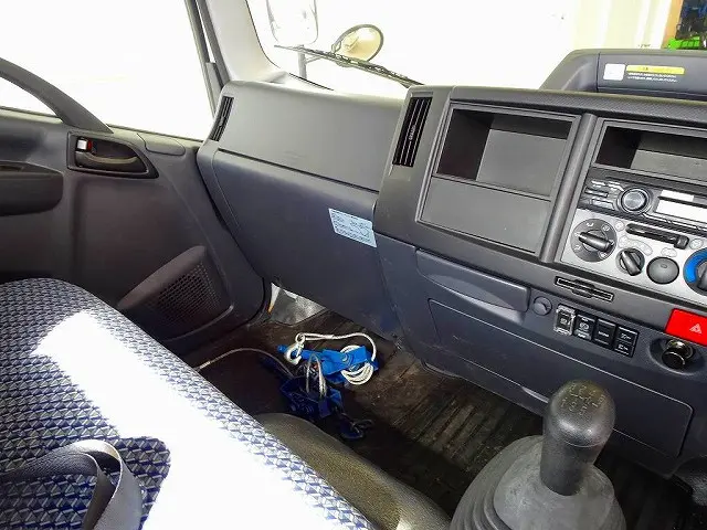 いすゞ エルフ 2RG-NPR88AN(2WD)の写真9