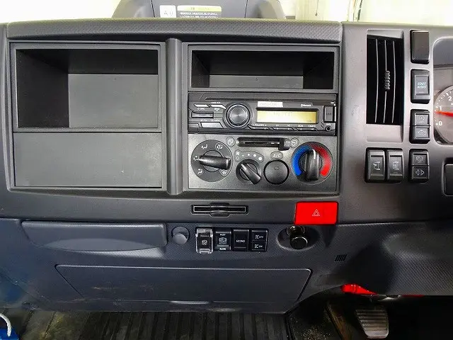 いすゞ エルフ 2RG-NPR88AN(2WD)の写真10