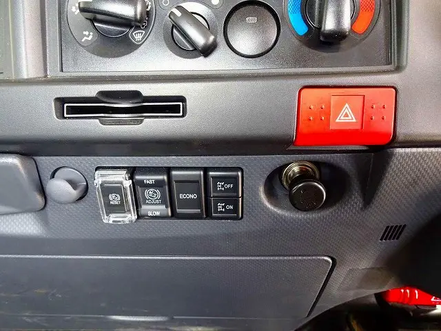 いすゞ エルフ 2RG-NPR88AN(2WD)の写真11