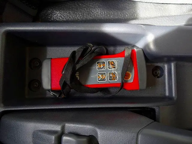 いすゞ エルフ 2RG-NPR88AN(2WD)の写真14