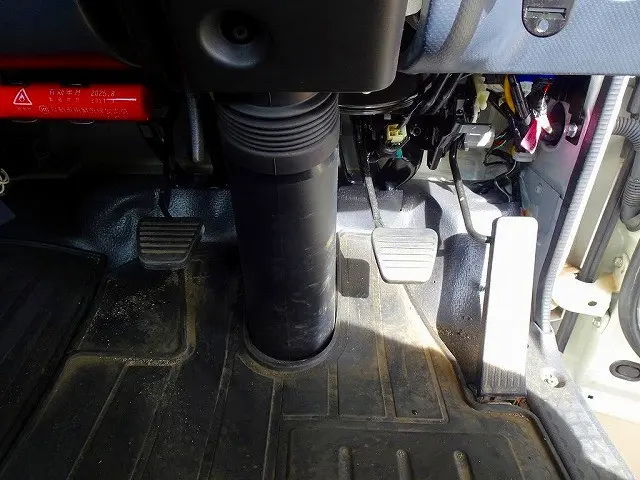 いすゞ エルフ 2RG-NPR88AN(2WD)の写真16