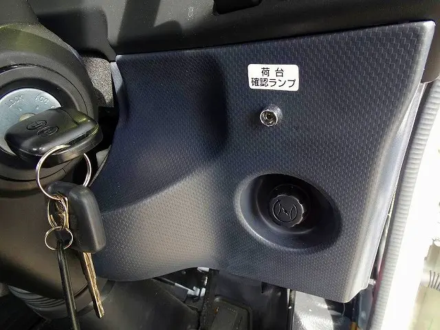 いすゞ エルフ 2RG-NPR88AN(2WD)の写真18