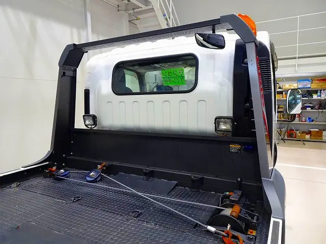 荷台内寸：567×207×11　古河ユニック/Neo5　UC-35NERS　ラジコン/ウインチ付　床フック12個　荷台タイヤ止め2個　作業灯2個　大型ミラー1個　荷締めワイヤーガチャ2個|いすゞ エルフ 2RG-NPR88AN(2WD)の写真18