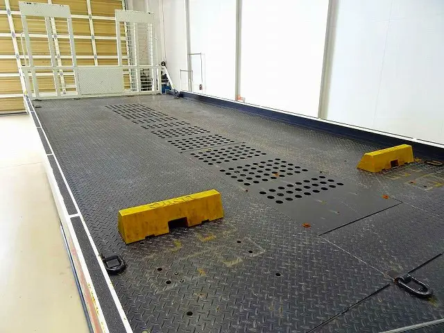 いすゞ エルフ 2RG-NPR88AN(2WD)の写真25