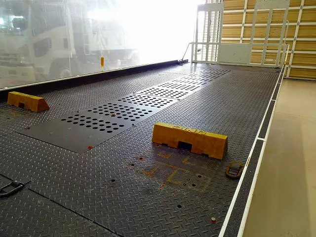 いすゞ エルフ 2RG-NPR88AN(2WD)の写真26