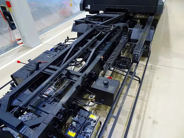 荷台内寸：567×207×11　古河ユニック/Neo5　UC-35NERS　ラジコン/ウインチ付　床フック12個　荷台タイヤ止め2個　作業灯2個　大型ミラー1個　荷締めワイヤーガチャ2個|いすゞ エルフ 2RG-NPR88AN(2WD)の写真35