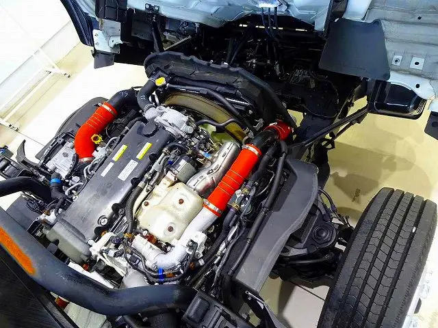 エンジンルーム|いすゞ エルフ 2RG-NPR88AN(2WD)の写真39