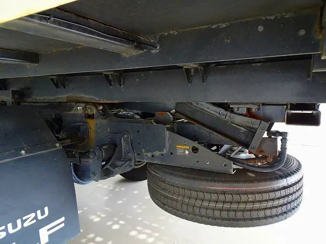 いすゞ エルフ 2RG-NPR88AN(2WD)の写真49