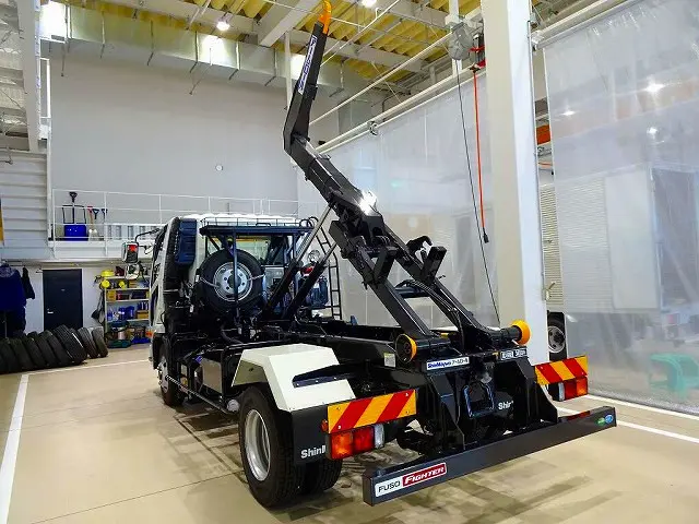 アームロール 新明和 CCA44-31 F2410520118 キャブバックステップ付 作業灯1個|三菱 ファイター 2KG-FK72F(2WD)の写真28