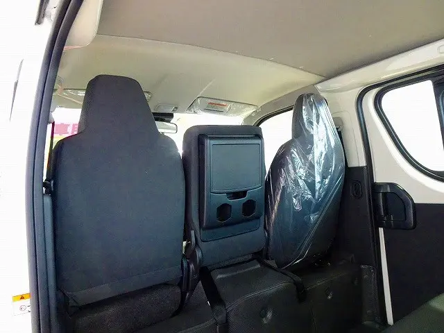 3/6人乗り　5ドア　バックドアガラス熱線|トヨタ ハイエースバン 3DF-GDH206V(4WD)の写真24