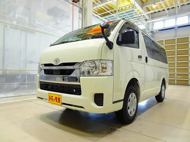 お問合せ管理No.K008　R7 ハイエースバン DX GLパッケージ 1t 4WD 3/6人乗り 5ドア 未使用車|トヨタ ハイエースバン 3DF-GDH206V(4WD)の写真1
