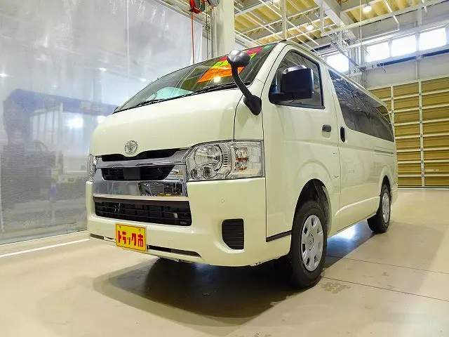 お問合せ管理No.K012　R7 ハイエースバン DX GLパッケージ 1t 4WD 3/6人乗り 5ドア 未使用車|トヨタ ハイエースバン 3DF-GDH206V(4WD)の写真1