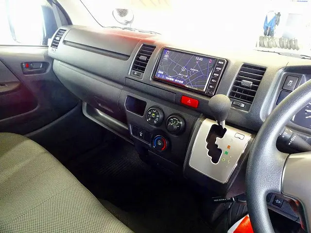 AC　PS　PW　SRS　ABS　キーレス　左右電格ミラー/電動角度調整　社外メモリーナビ/ワンセグTV/CD(NSCN-W68)　ETC　ルームミラー式バックモニター　インパネAT|トヨタ ハイエースバン 3DF-GDH206V(4WD)の写真9