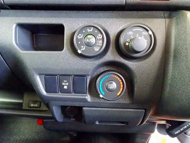 トヨタ ハイエースバン 3DF-GDH206V(4WD)の写真11